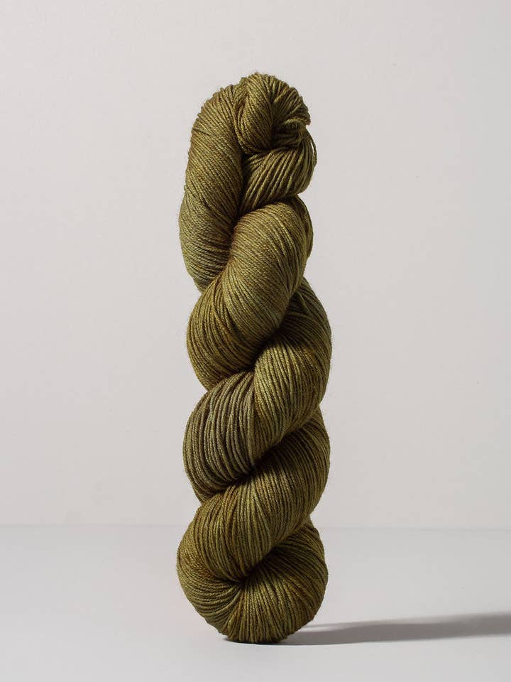 Diteggiatura di base | 1040 per la vendita all'ingrosso da parte di Urth Yarns