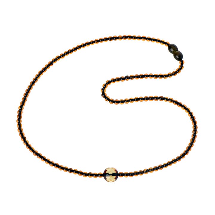 Halsband med honungsfärgade bärnstenpärlor och grön fasetterad hänge för wholesale av The Natural Amber