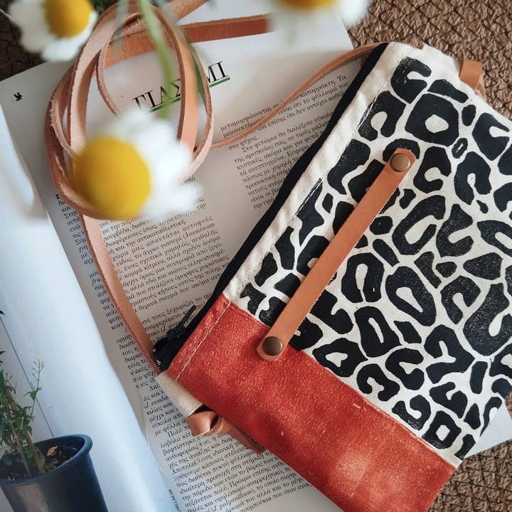 The Ink Job - Wholesale Crossbody bag – Women's - Leopard Animal Print Crossbody Purse3