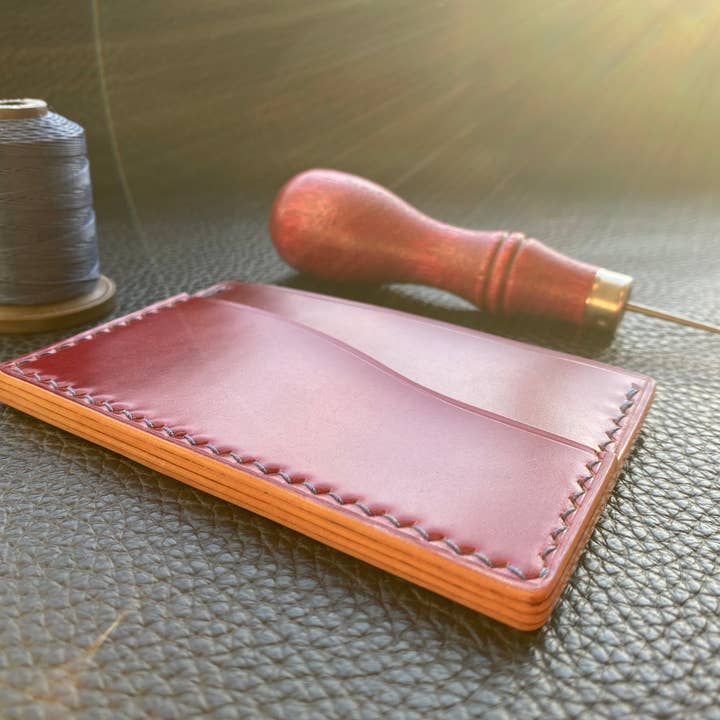 Leather Compositions – Engroshandel Kortetui - Unisex – Charterhouse Kortholder Garnet Shell Cordovan Compact Læder Kortholder