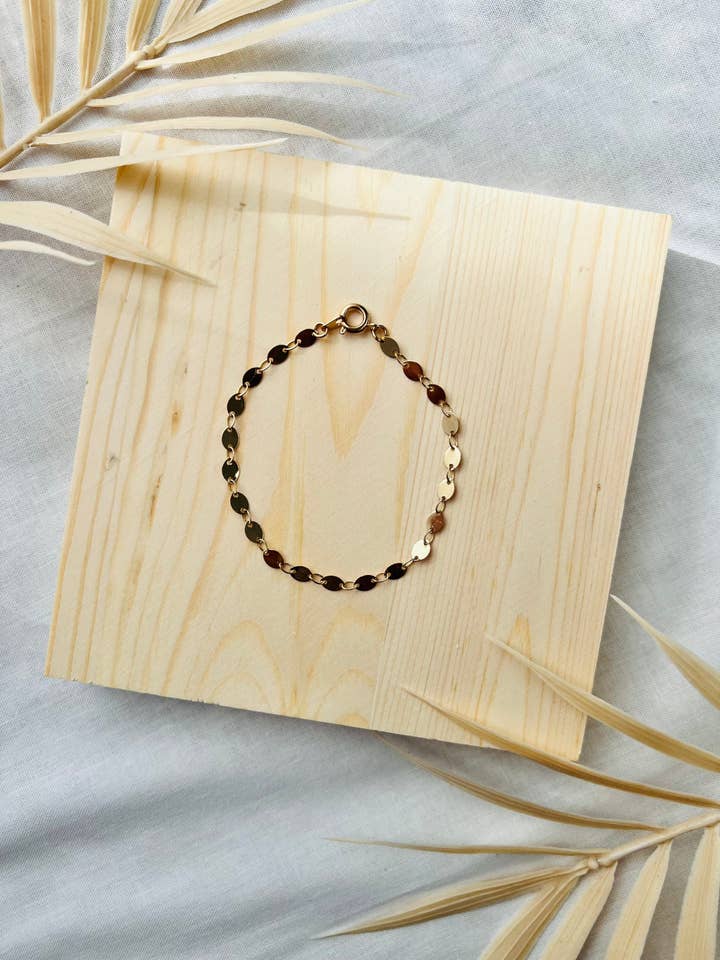 Bracelete de corrente Dainty Gold, Delicate Oval-Link Gold por atacado de Lavender Avenue