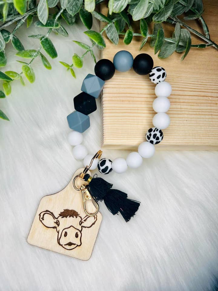 Polsbandje met koe-thema voor wholesale door M&H Custom Crafts, Gifts, & Designs