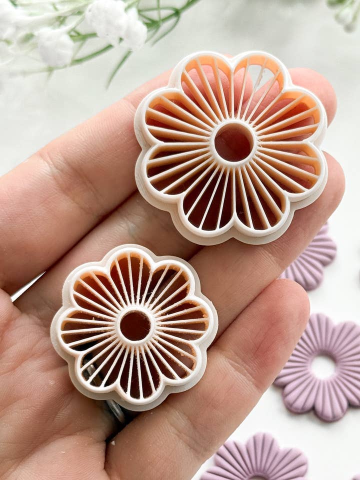 Manchesterblomma Donut Polymer Lerskärare PCC1666 för wholesale av Tera Clay