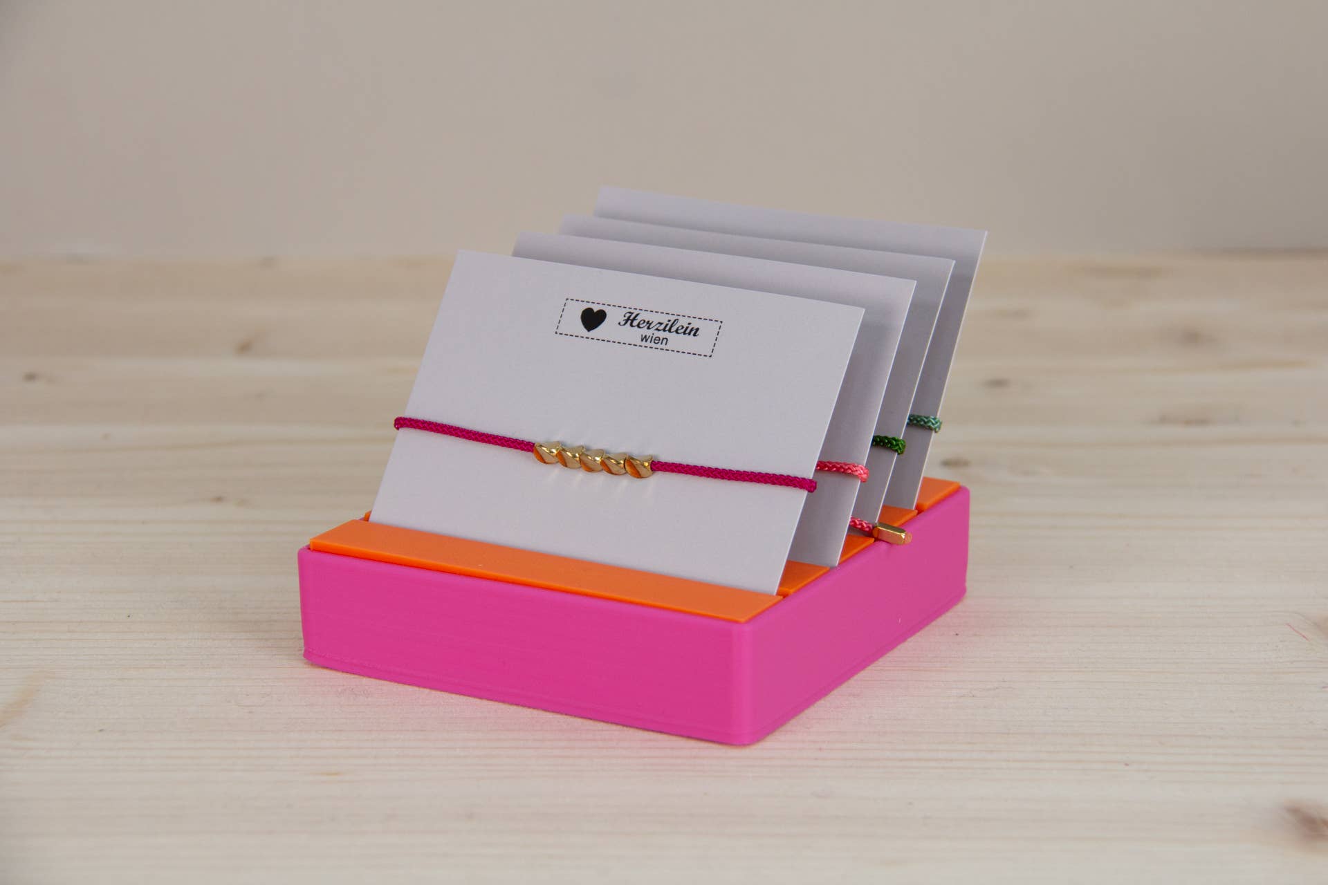 Herzilein-Wien GmbH - Wholesale Jewelry Stand & Display - Display zum Stecken Armbänder 3