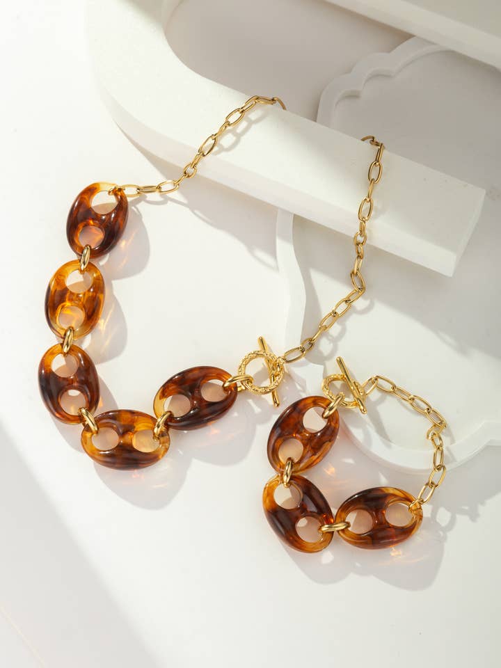 Amber tortoiseshell link necklace and bracelet set in gold for wholesale by COSMOS