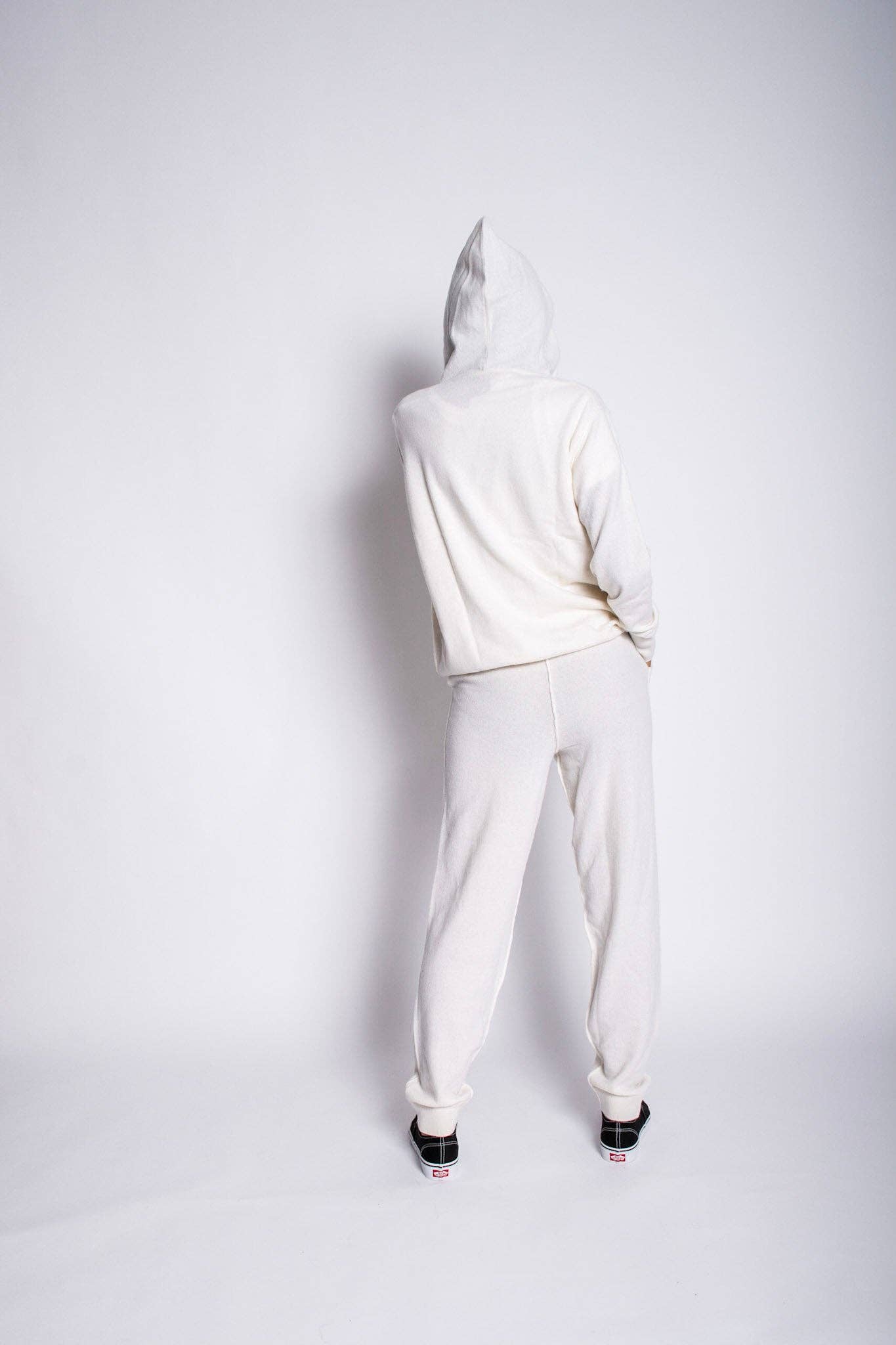 Karen Thomas – wholesale Lounge set – Women's – Cashmere Loungewear Sweatsuit Two Piece Set3