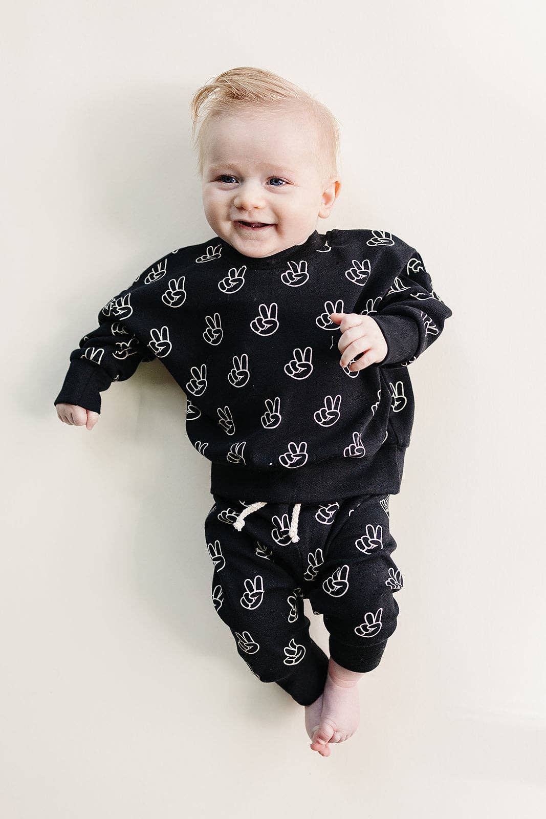 Lucky Panda Kids - Venta al por mayor Conjuntos de ropa cómoda - Niños - Conjunto Jogger | Good Vibes3