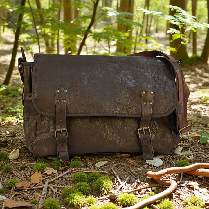 Bolso bandolera "Courier" de cuero bovino - Marrón para venta al por mayor de Misty Mountain Gaming