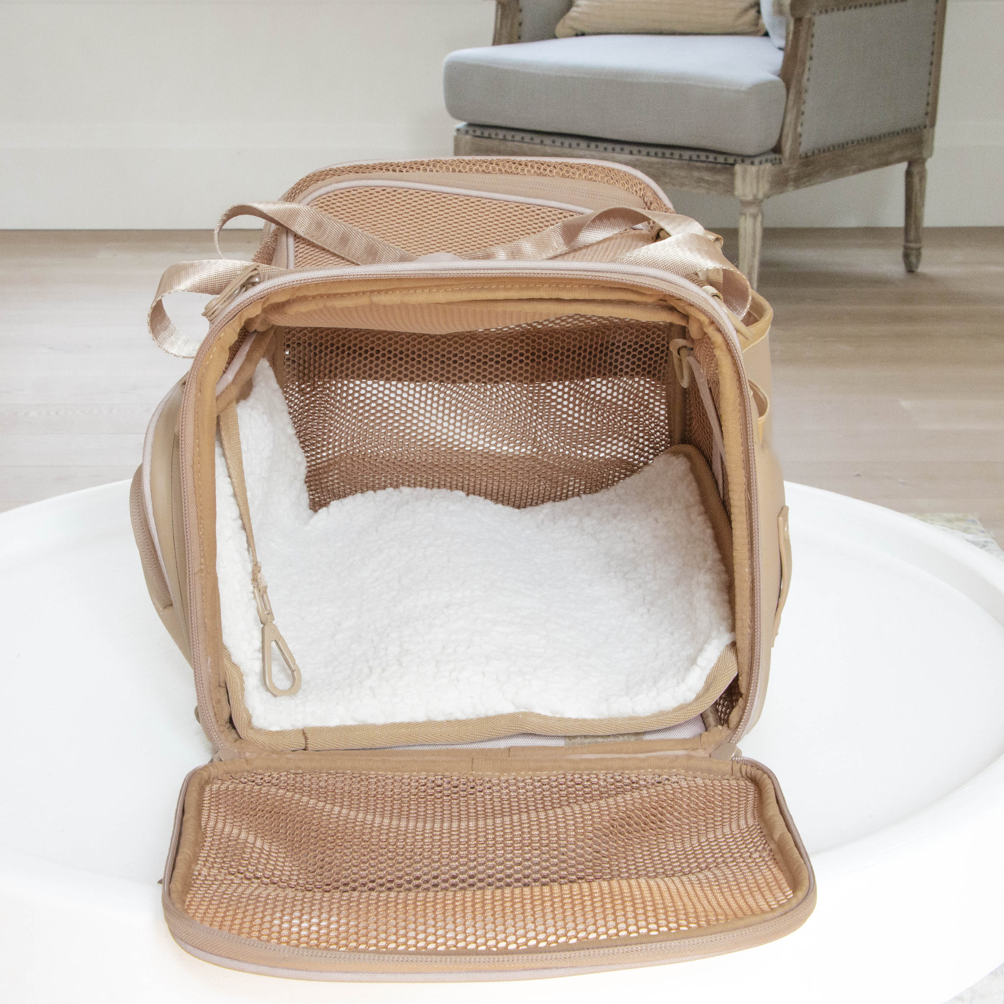 Bräune Von Fluggesellschaften zugelassene Reisetragetasche für kleine Hunde und Katzen für den Großhandel auf Faire2