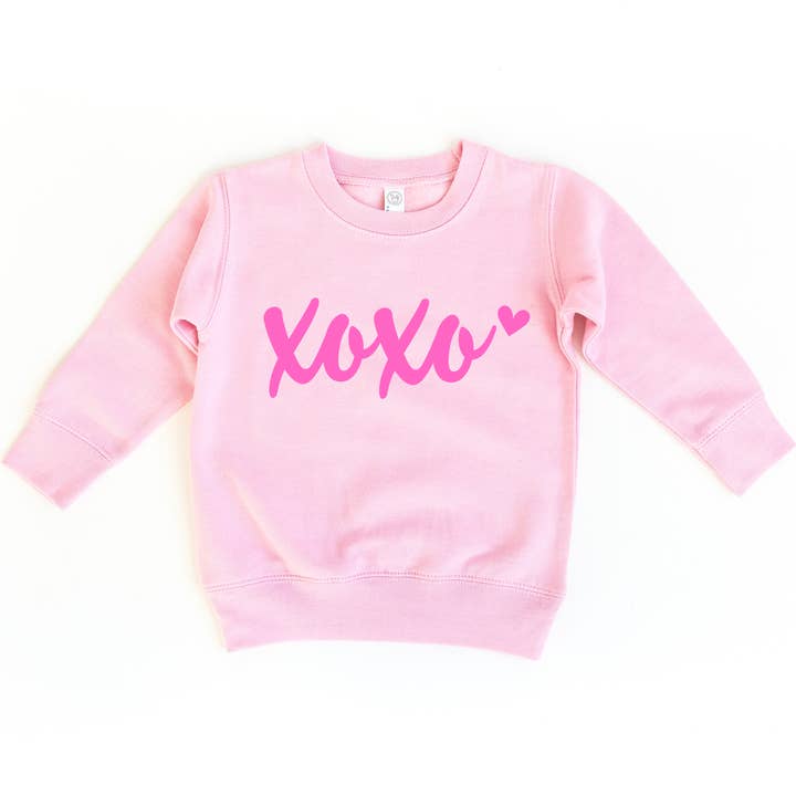 Sweat-shirt Hugs and Kisses XOXO pour enfants pour la Saint-Valentin pour la vente par Benny & Ray Apparel