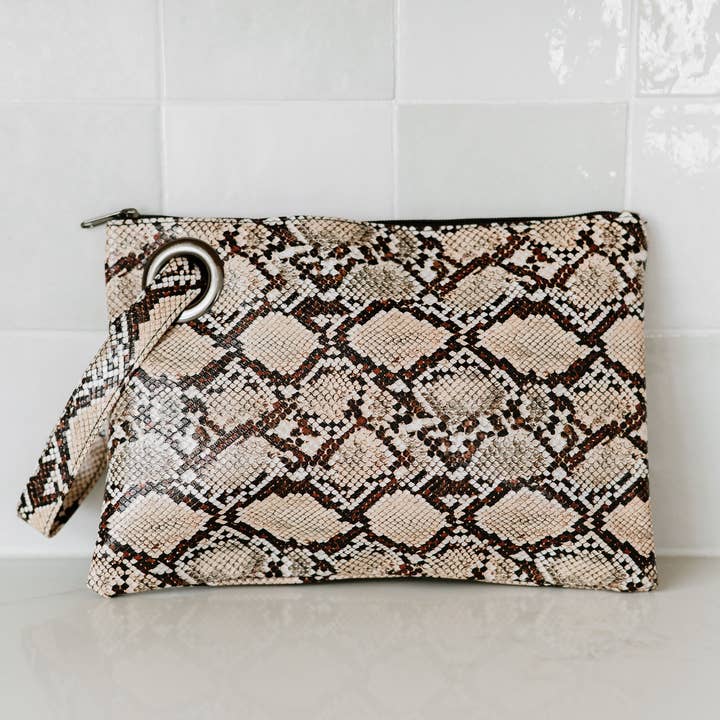 modern and chic - Wholesale Clutch Bag - Women's - Alexa Oversized Travel Clutch16