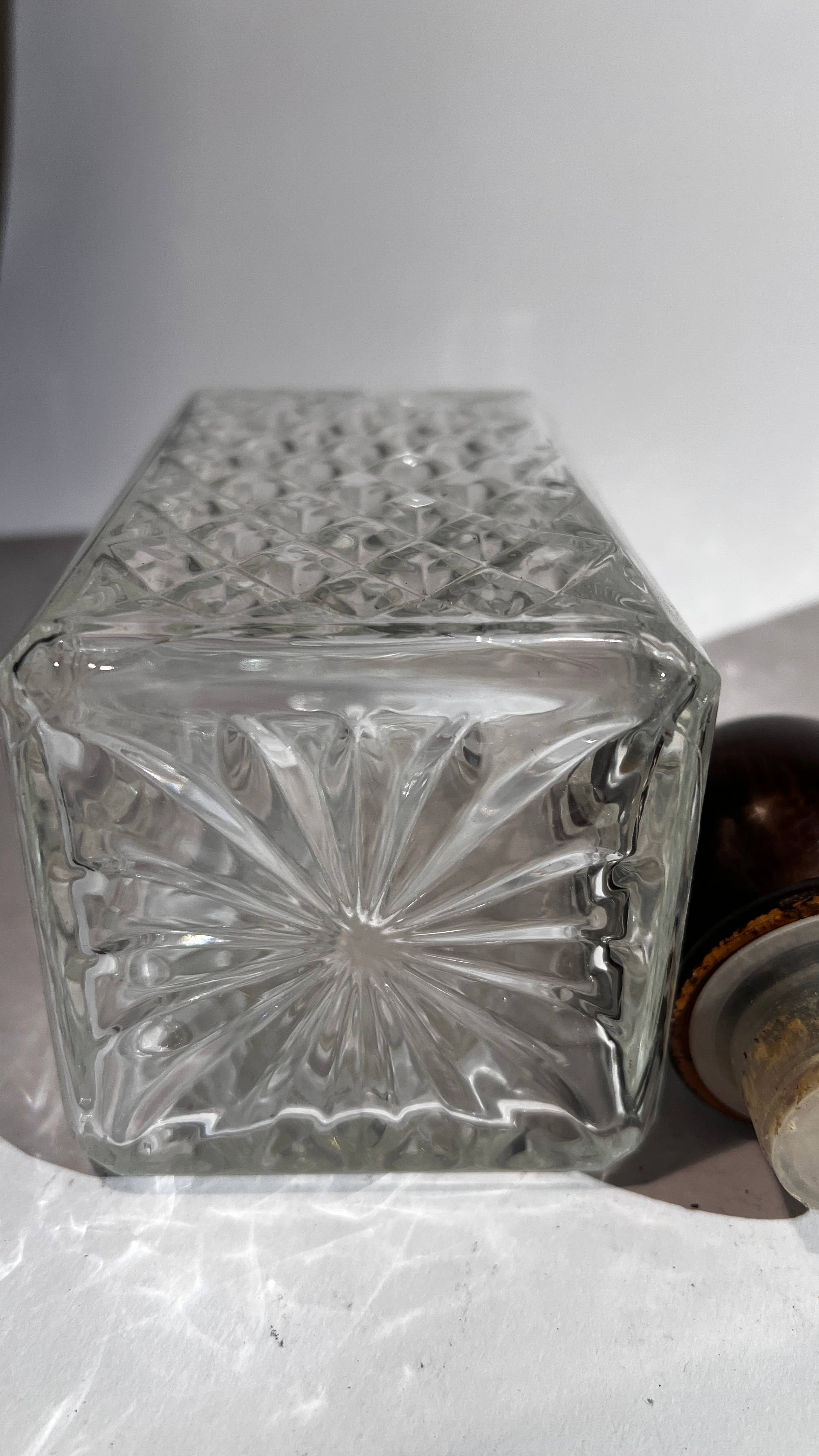 DADA Novecento – Jarra decorativa por atacado – Par de garrafas de cristal boêmio com tampa7