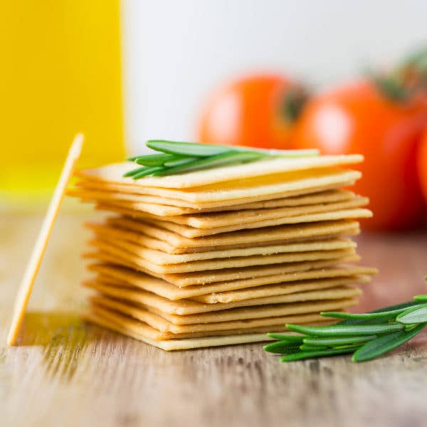 Mercato di Bellina - Wholesale Crackers - Dolcetto Tuscan Crisps - Italian Cheese Blend Crackers1