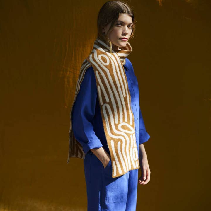 Donna Wilson – wholesale Scarf – Unisex – Log Shaped Scarf - Brown2