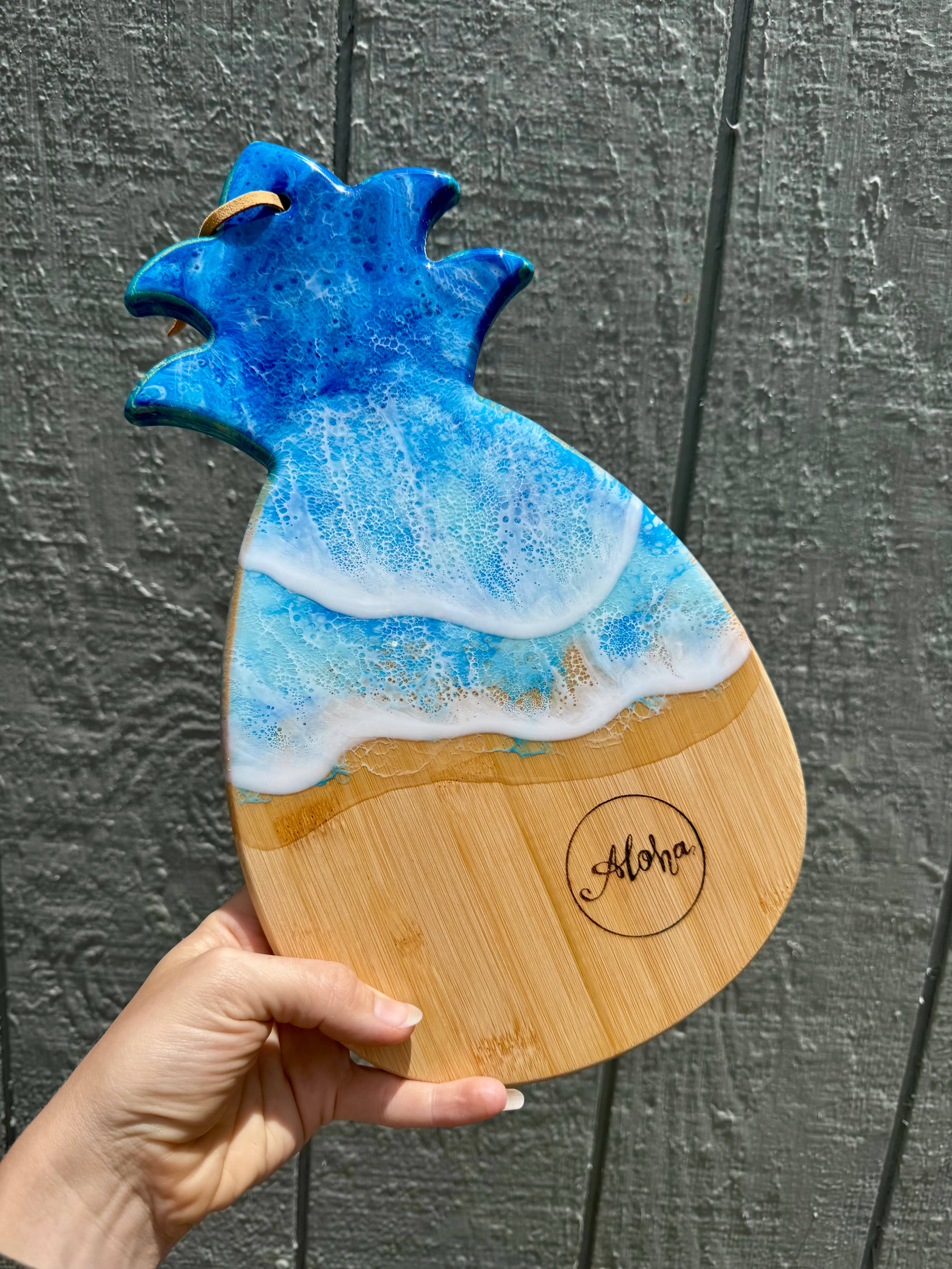 TBM Creations LLC - Vendita all'ingrosso Taglieri per formaggio - Tagliere in resina a forma di ananas realizzato a Maui | Tagliere per formaggi16