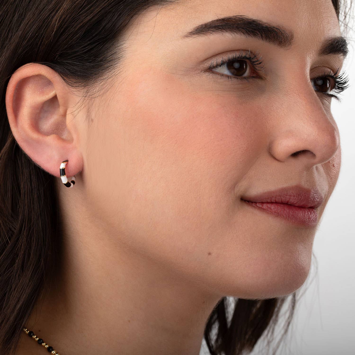 Plata y Minerales - Wholesale Hoop Earrings - Enamel Multi Earrings - Semi Hoop - 15 mm - Gold Plated1