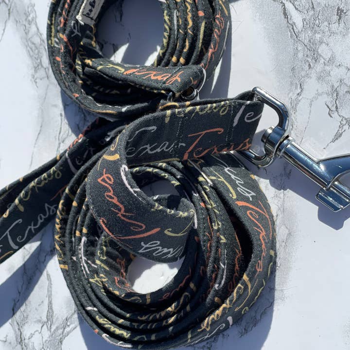 Laisse pour chien enveloppée de tissu Texas pour la vente par KZS Design