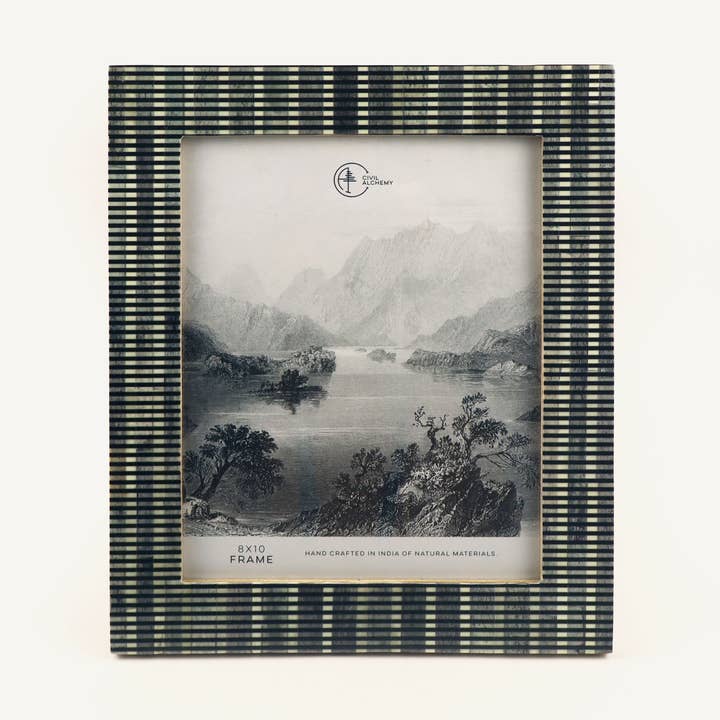 Marco con Forro de Hueso Negro 8" x 10" para venta al por mayor de Civil Alchemy