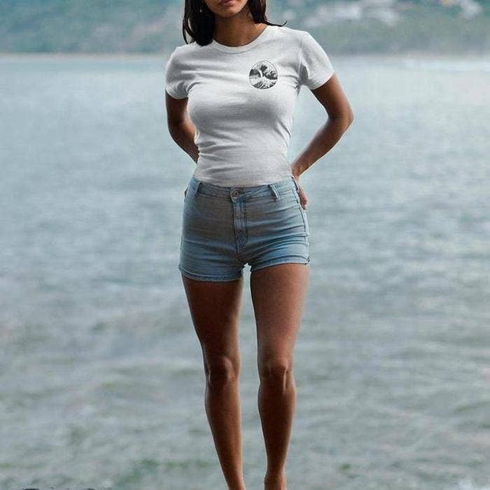 Espi Lane - Wholesale Screen Printed T-Shirt - Unisex - Great Wave Graphic Shirt1