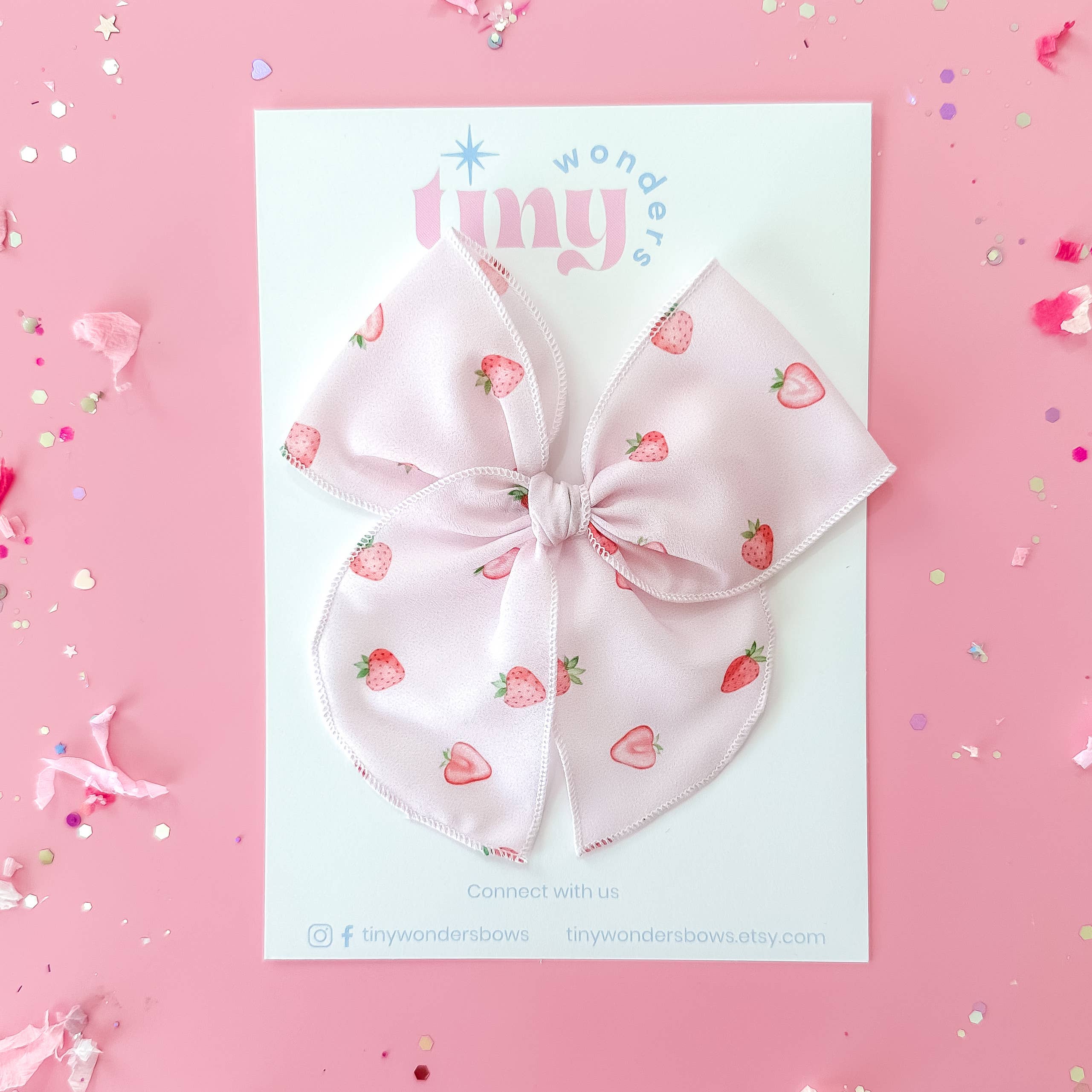 Tiny Wonders Bows - Wholesale Hair Bow - Kids - Strawberries, crepe1