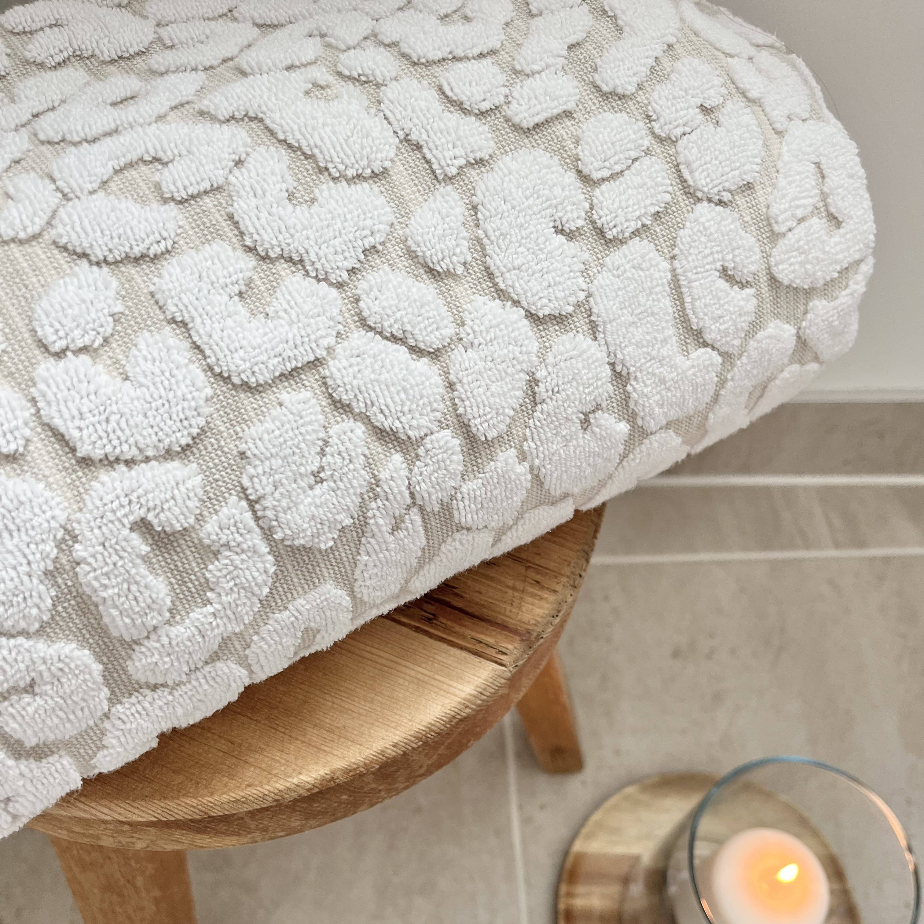 Allure Bath Fashions - Wholesale Bath towel - Luxury Jacquard Leopard Bath Towels - 100% Cotton3