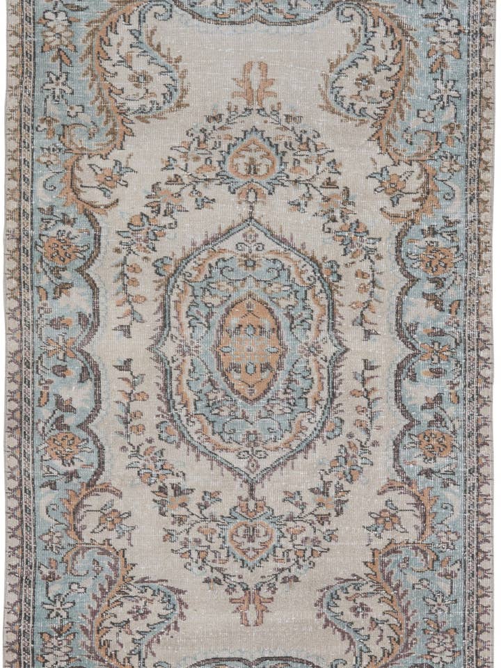 Amna - 4'8" x 8'3" for wholesale by Biev