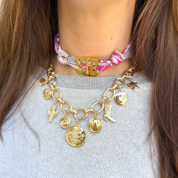 Gemelli – Großhandel Kette mit Anhänger/Charm – Goldener Buchstabenschieber auf Schal - Alphabet-Set1