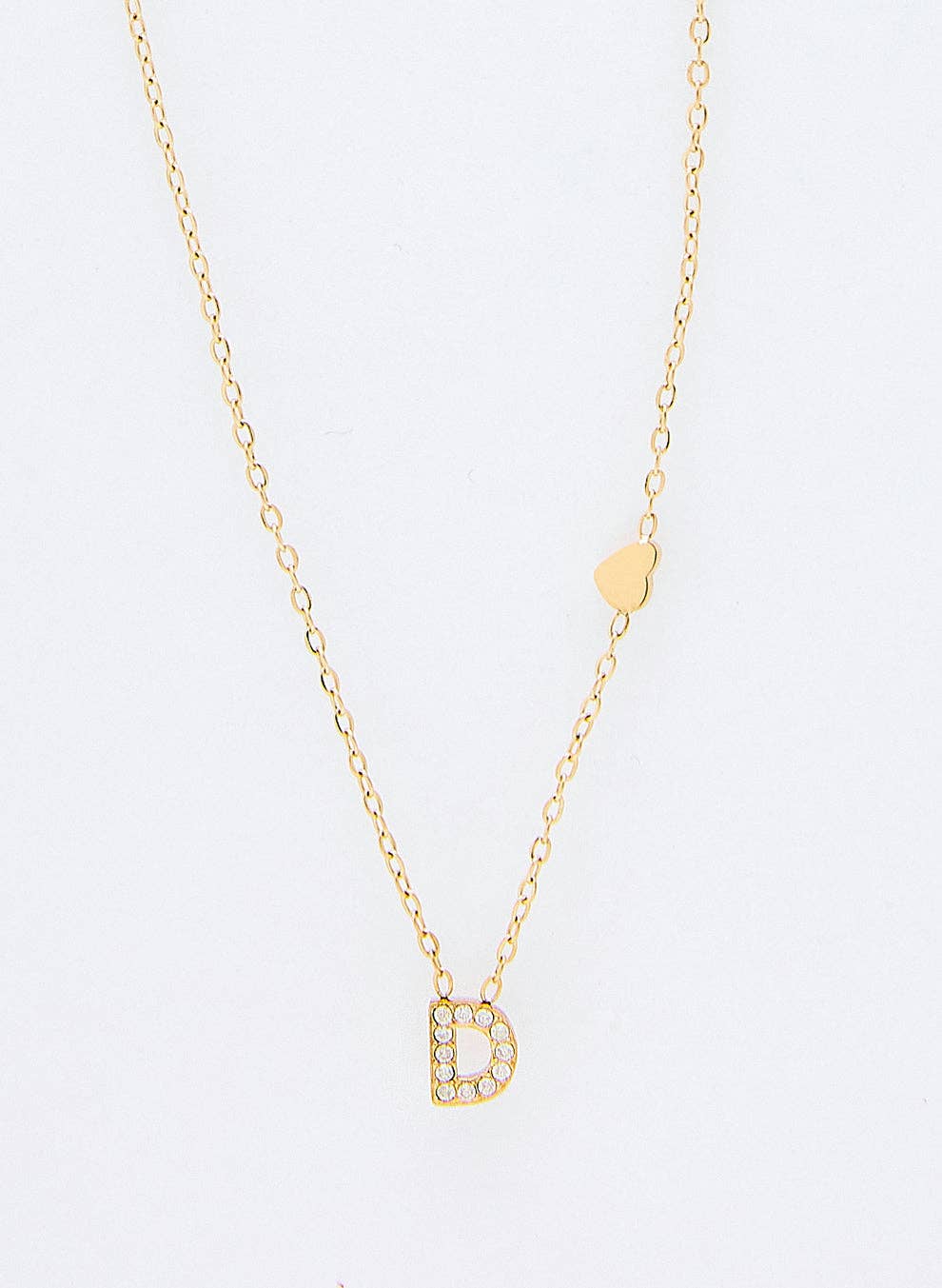 Cassette Barcelona - Vente Colliers à pendentif - Collier Initial avec Détail Cœur & Pierres de Zirconium3