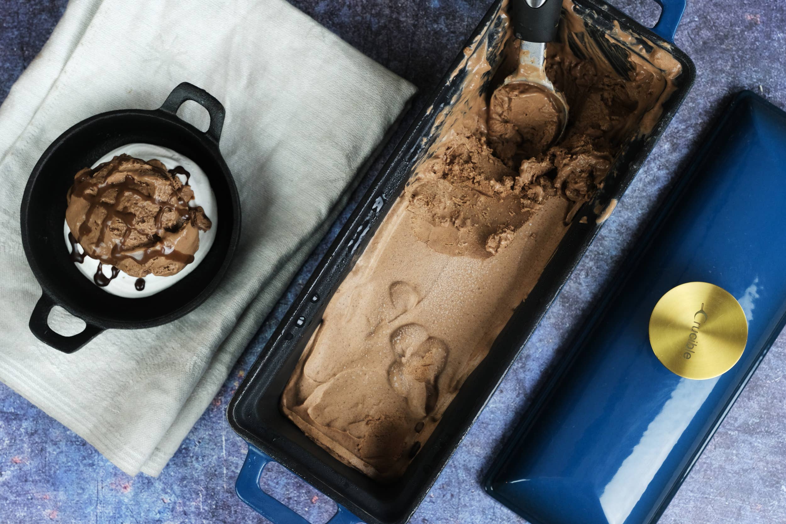 Crucible Cookware - Wholesale Bread Pan - Enameled Cast Iron Bread Pan with Lid - Dark Teal Blue 14