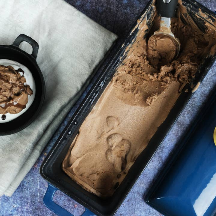 Crucible Cookware - Wholesale Bread Pan - Enameled Cast Iron Bread Pan with Lid - Dark Teal Blue 14