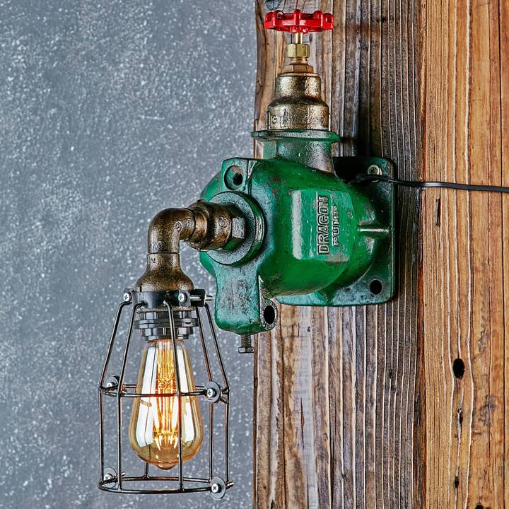 Applique Murale Tête de Dragon pour la vente par Golden Pigs