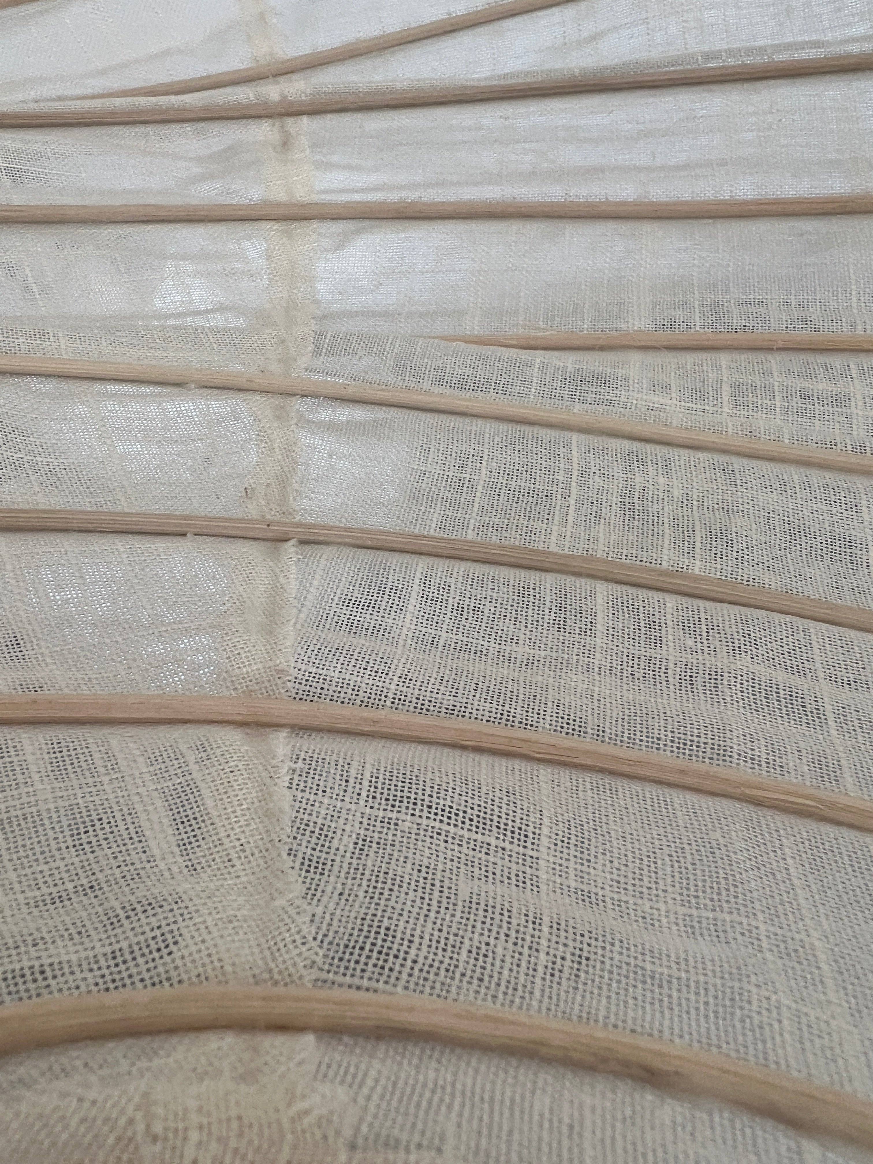 Office Objets - Wholesale Chandelier/Hanging Light - Medium round Japanese-style pendant light in rattan and natural linen D:4051