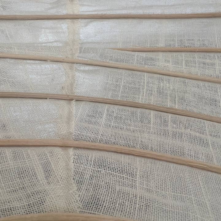 Office Objets - Wholesale Chandelier/Hanging Light - Medium round Japanese-style pendant light in rattan and natural linen D:4051