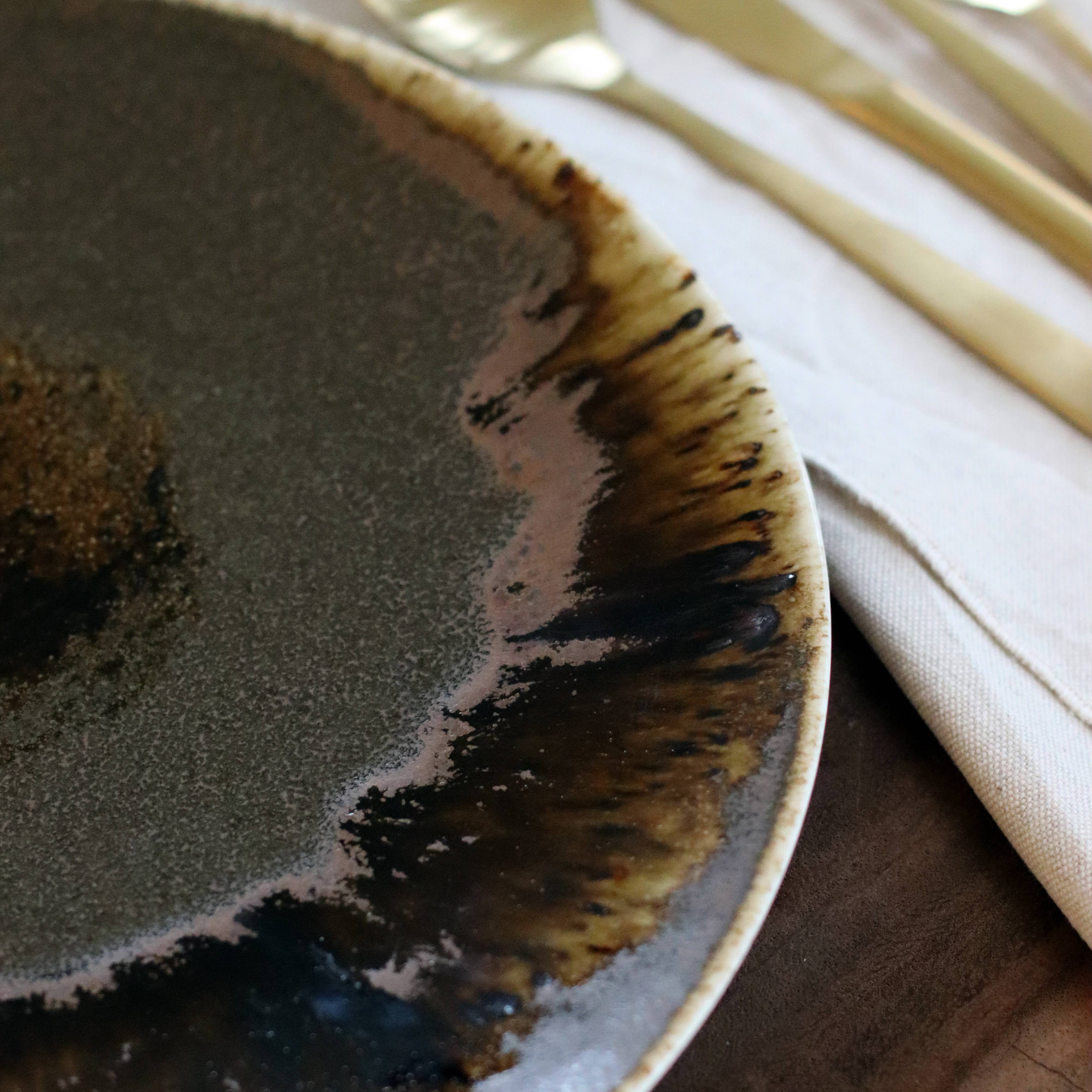 Ogo living - Wholesale Dinner Plate - Saturn flat plate 27cm in brown porcelain1