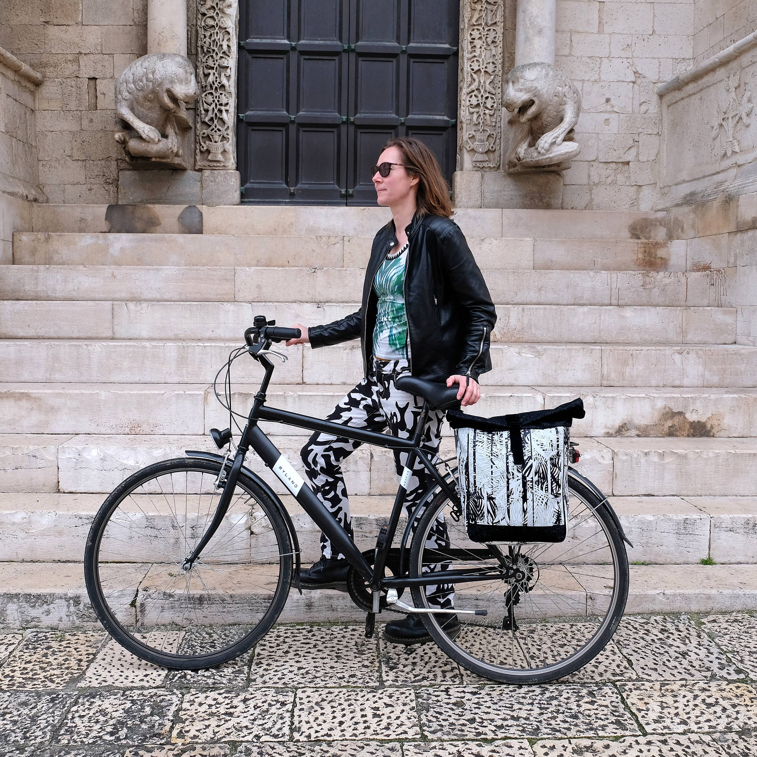 Ikuri - Wholesale Biking Accessories - 2 in 1 Bicycle Bag / Backpack Combo Carrier Palmeras7