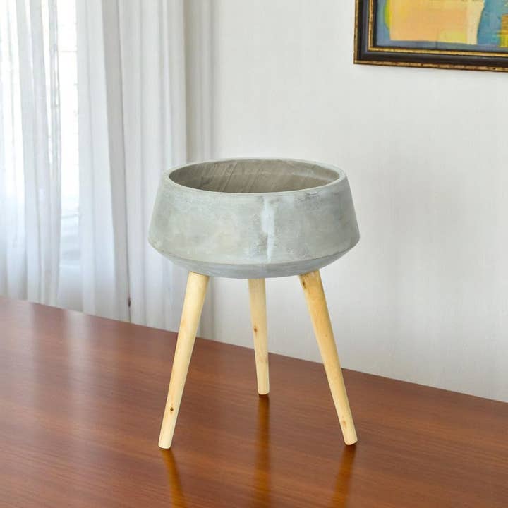 HomeRoots – Großhandel Blumentopf innen – Grauer Zement- und Holz-81-Unzen-runder, verwitterter Topf-Pflanzer mit Ständer1