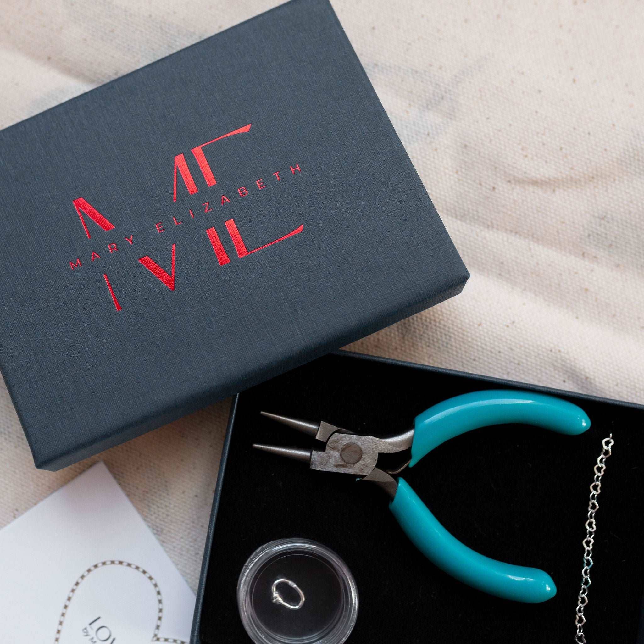 M. Elizabeth Jewellery - Wholesale Jewelry Set - Love Links™️ Permanent Anklet Kit18