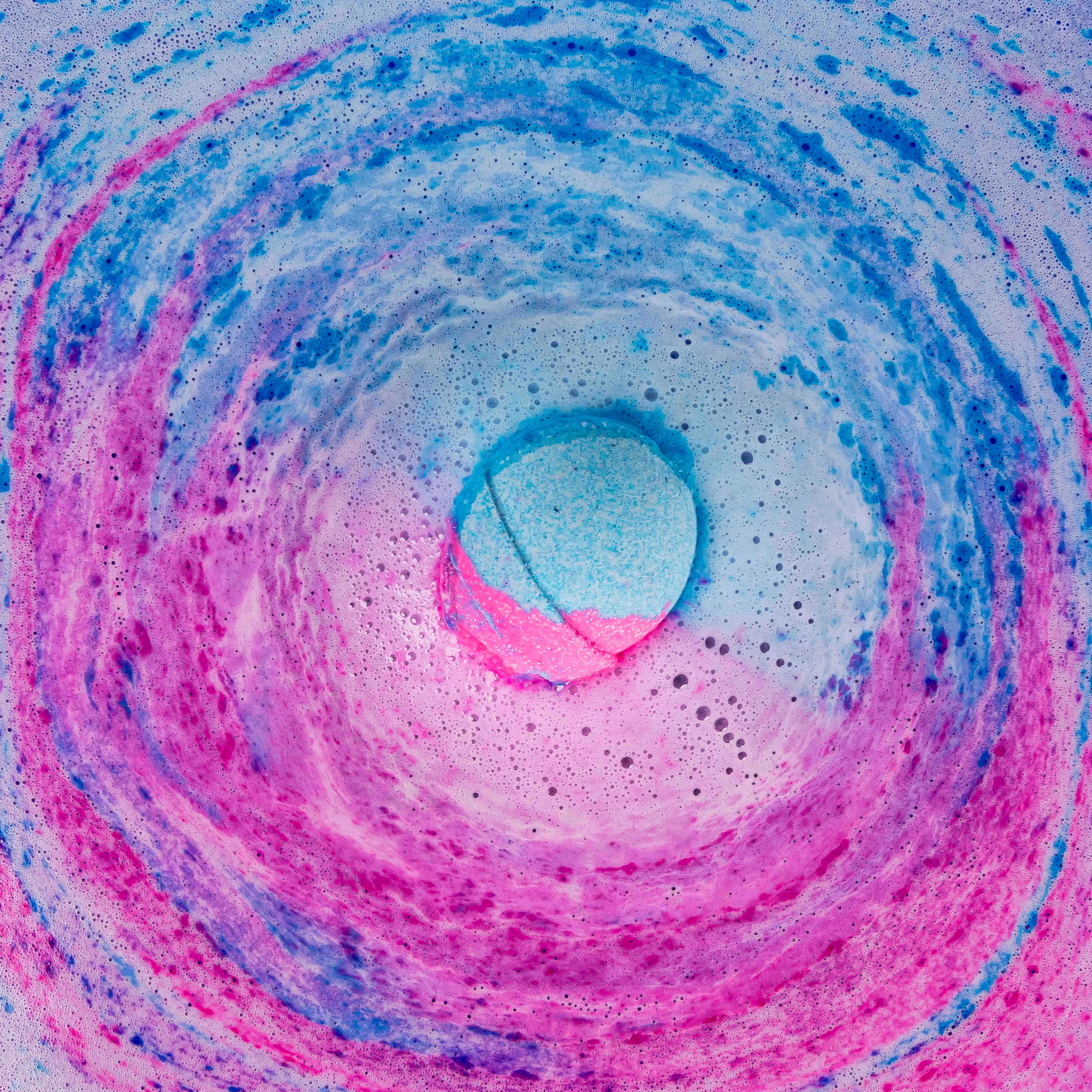 Cait + Co - Wholesale Bath Bomb/Fizz - Sapphire Bath Bomb2