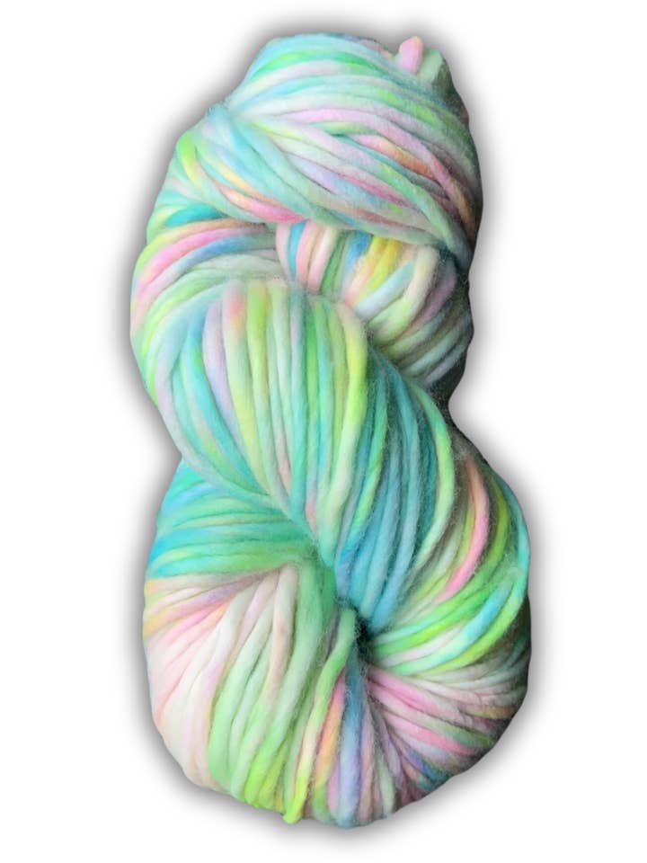 Håndfarvet garn | super voluminøst garn | håndfarvet merino uldgarn | indiefarvet uld | Marshmallow Skies for engroshandel hos Honey and Clover Knits, LLC