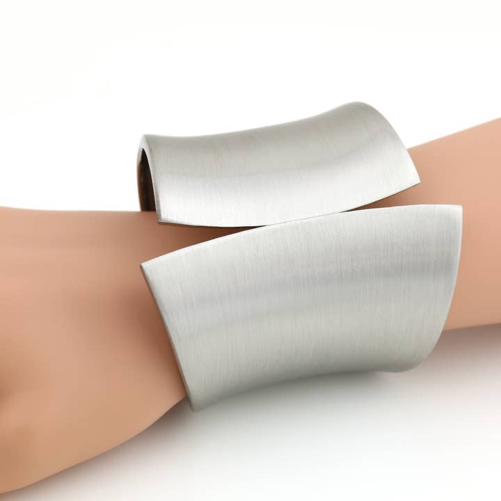 Sølv Tone hængslet Cuff armbånd armbånd for engroshandel hos United Elegance