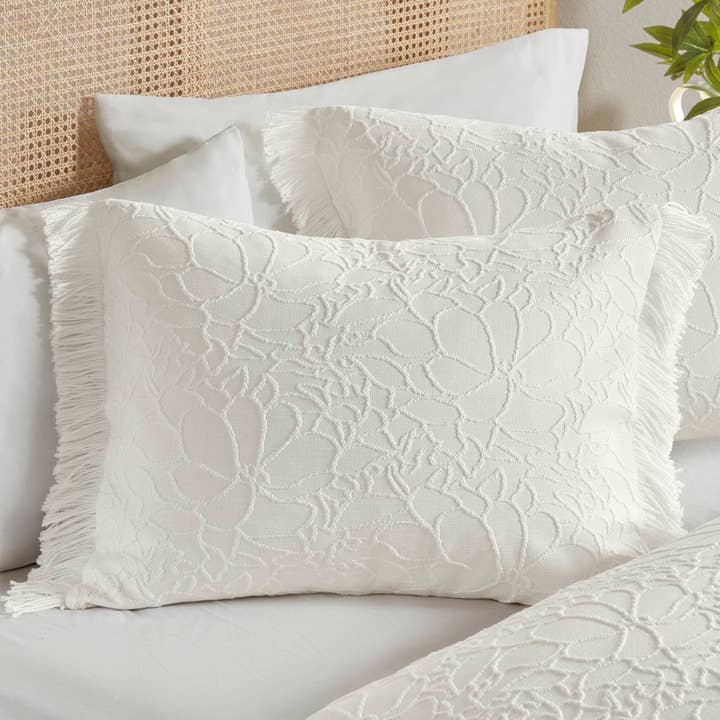 Olliix - Wholesale Bedding Set - 3 Piece Floral Oversized Bedspread Set, White3