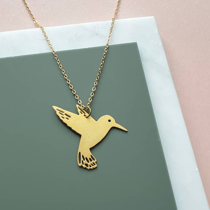 MicaPeet – wholesale Pendant/charm necklace – Gold Hummingbird Necklace 1