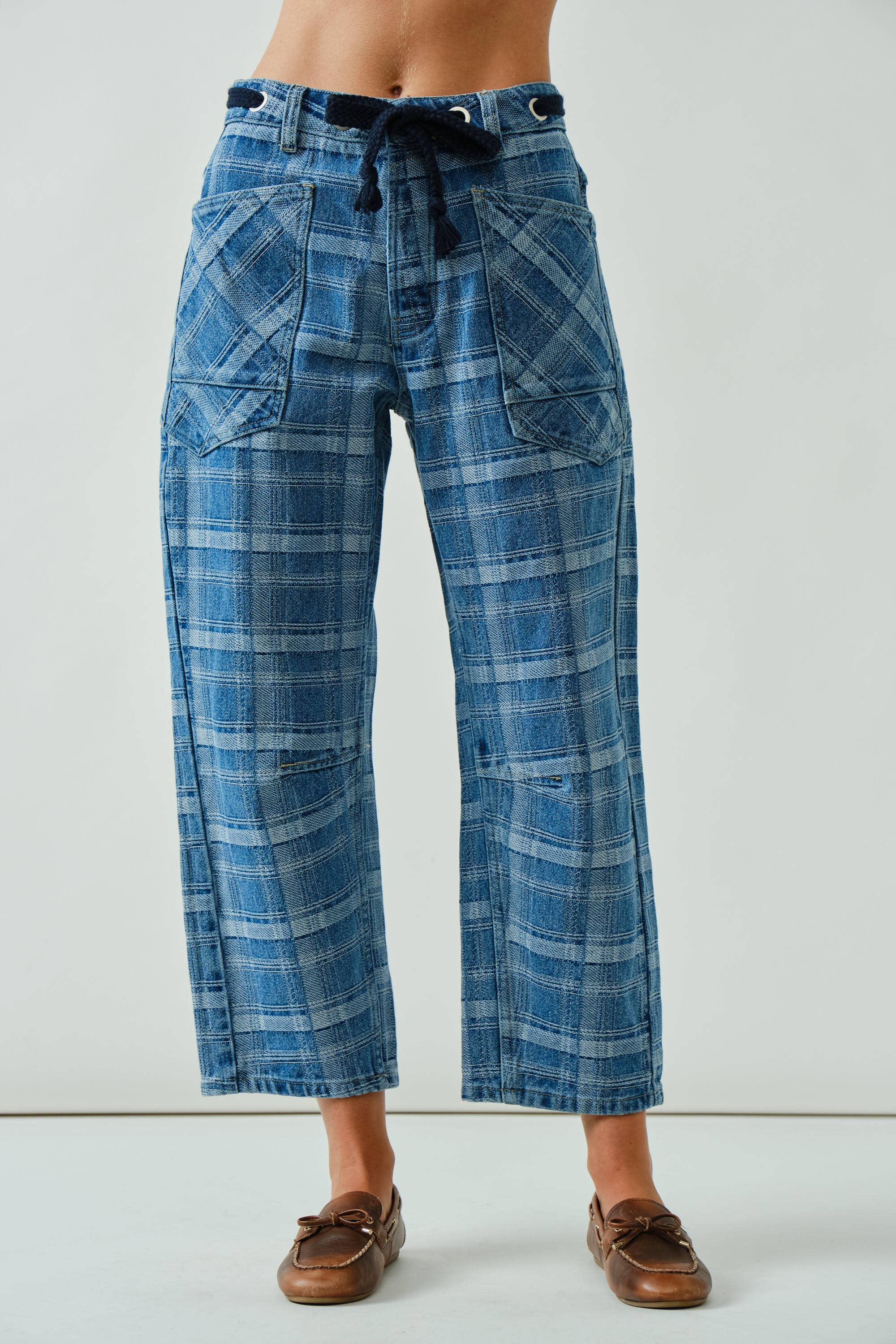 AJP5483 NEW PLAID SEMI BARREL JEANS WITH BELT for wholesale on Faire1