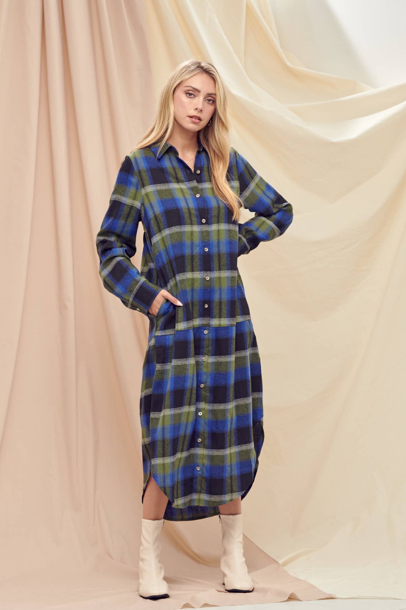 Fore Collection – wholesale Dress – Women's – LONG SLEEVE PLAID BUTTON DOWN DOLPHIN HEM DRESS-DI6187FO6