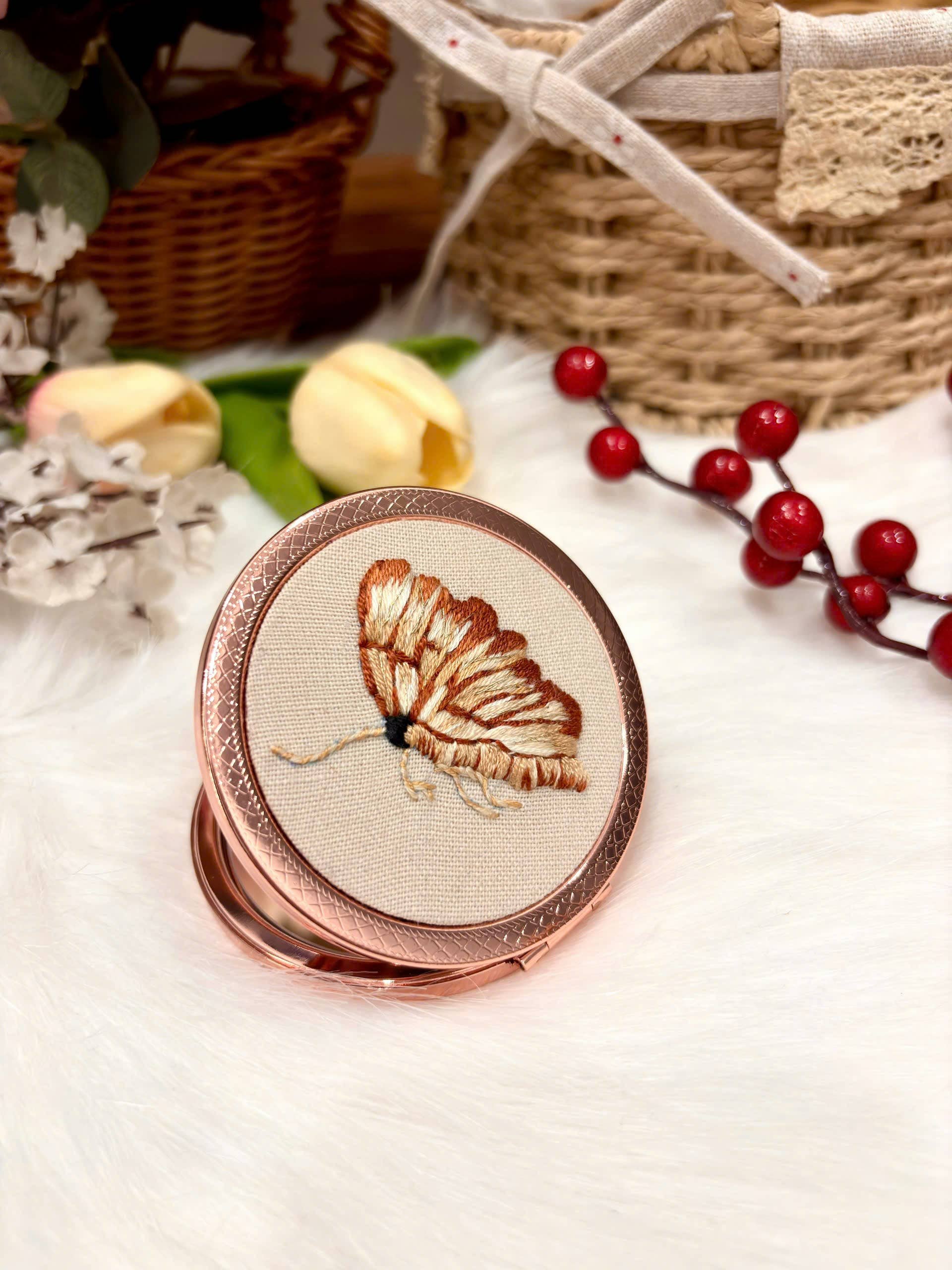 Maple Dream Store – Engroshandel Kompaktspejl – Premium Vintage Blomstret Håndbroderet Lommespejl42