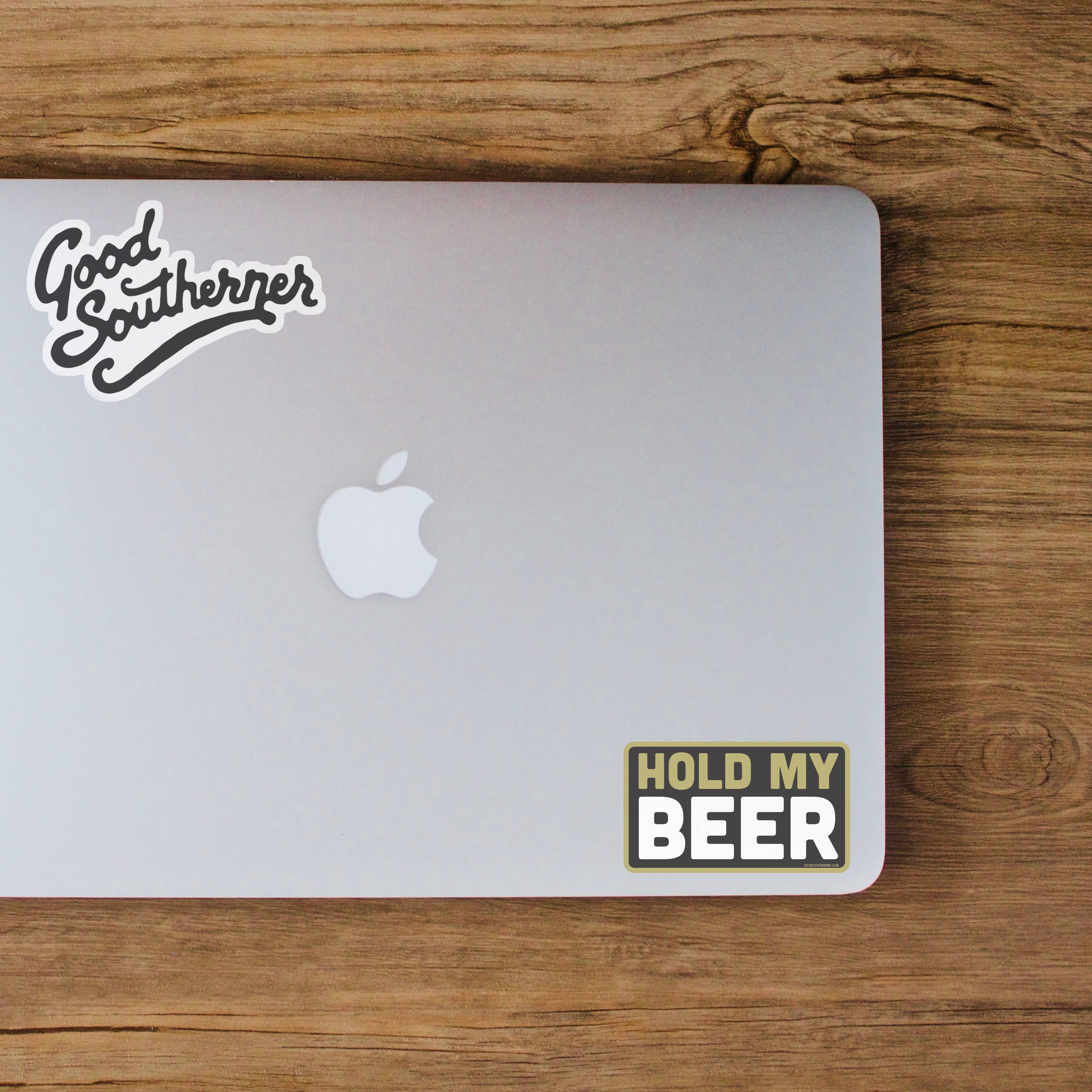 Good Southerner – Engroshandel Klistermærke – Hold My Beer Sticker2