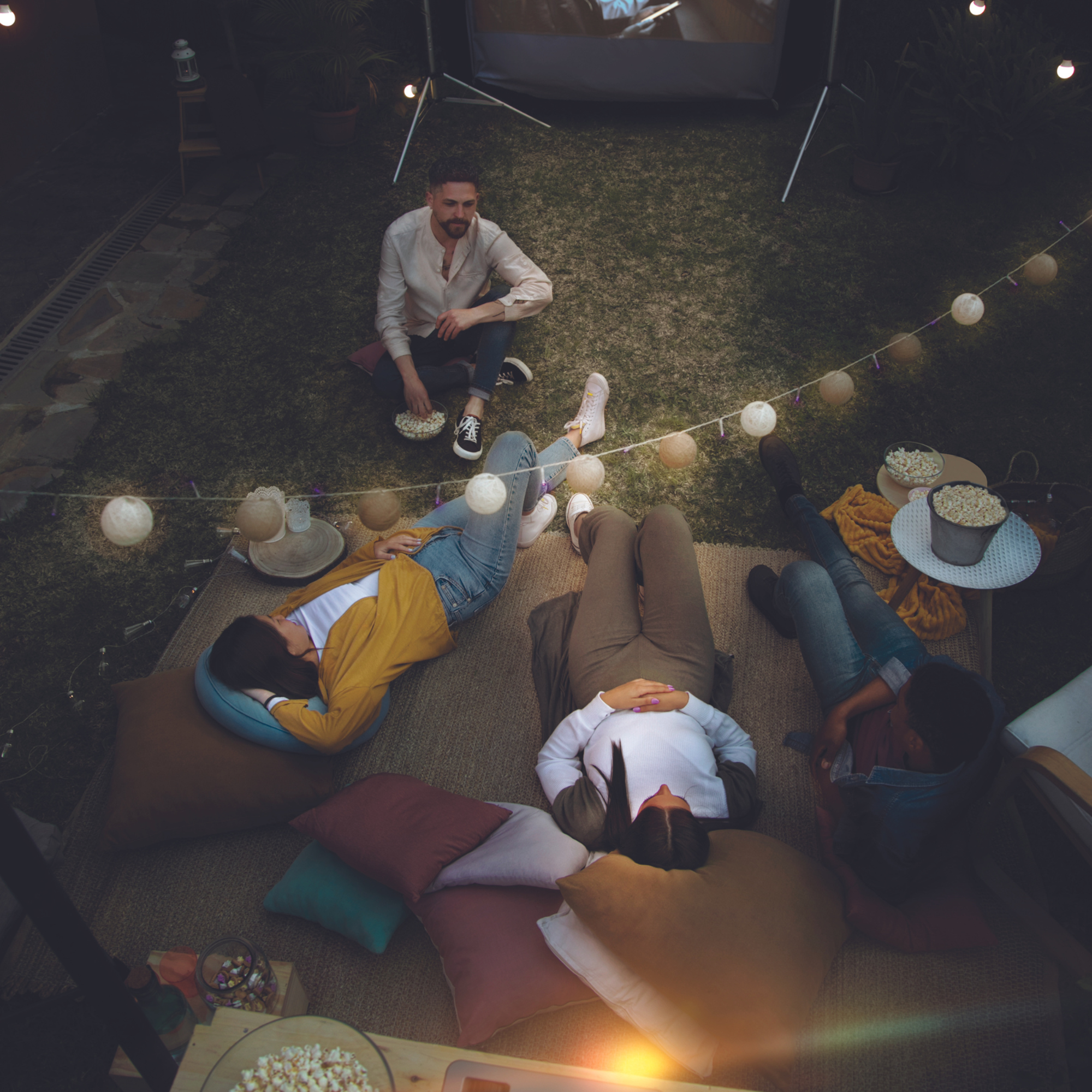 JupiterGear Home - Wholesale Portable Projector - Kids - Emerson Portable Projector with Portable Screen & Carry Case2