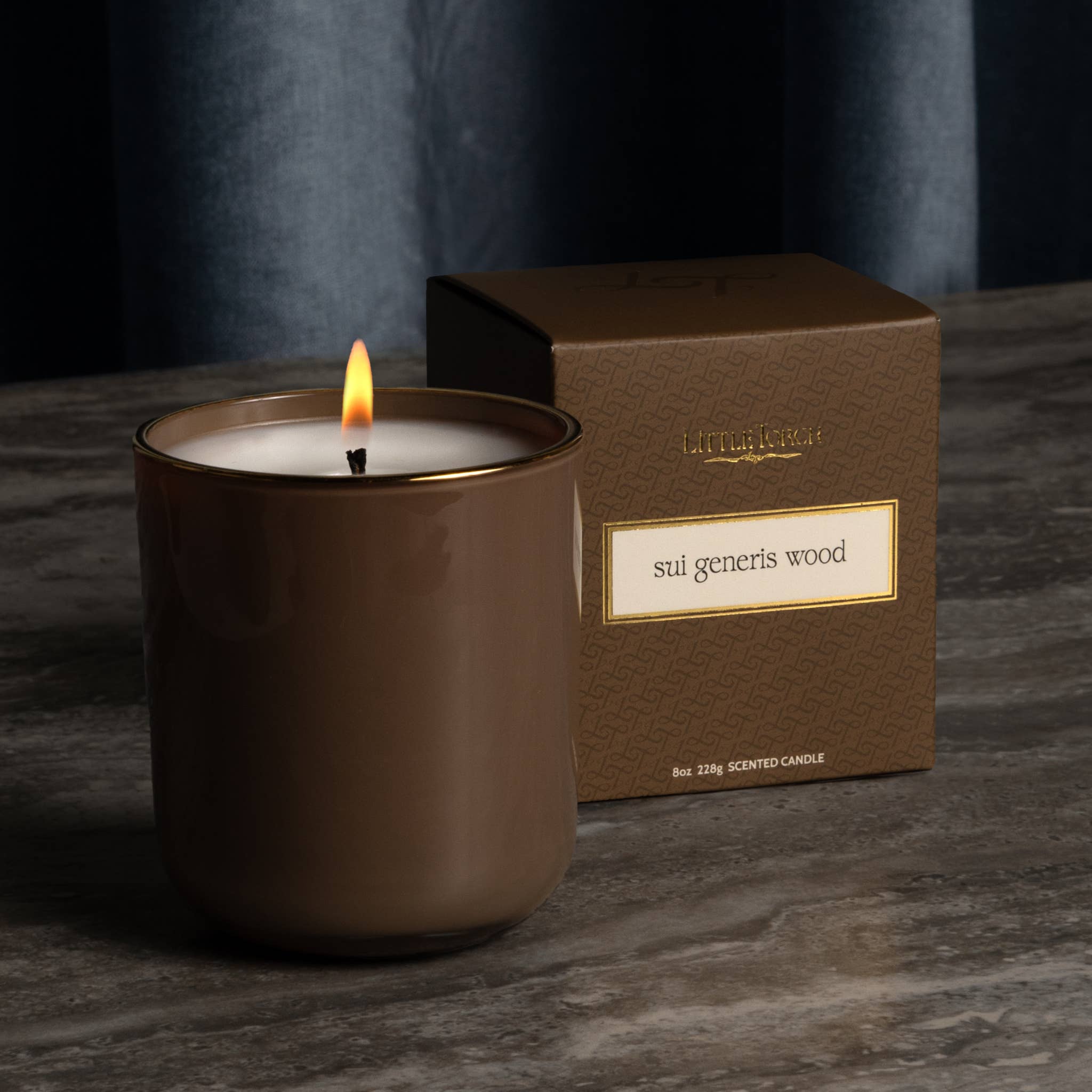 Little Torch - Wholesale Jar/Filled Candle - sui generis wood candle (cedarwood, agarwood, and tonka)1