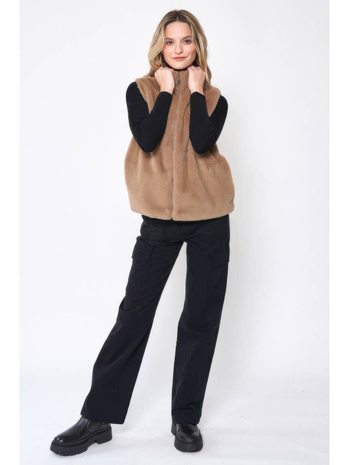 CC Wholesale Clothing - Wholesale Outerwear Vest - Women's - Solid Faux Fur Vest2