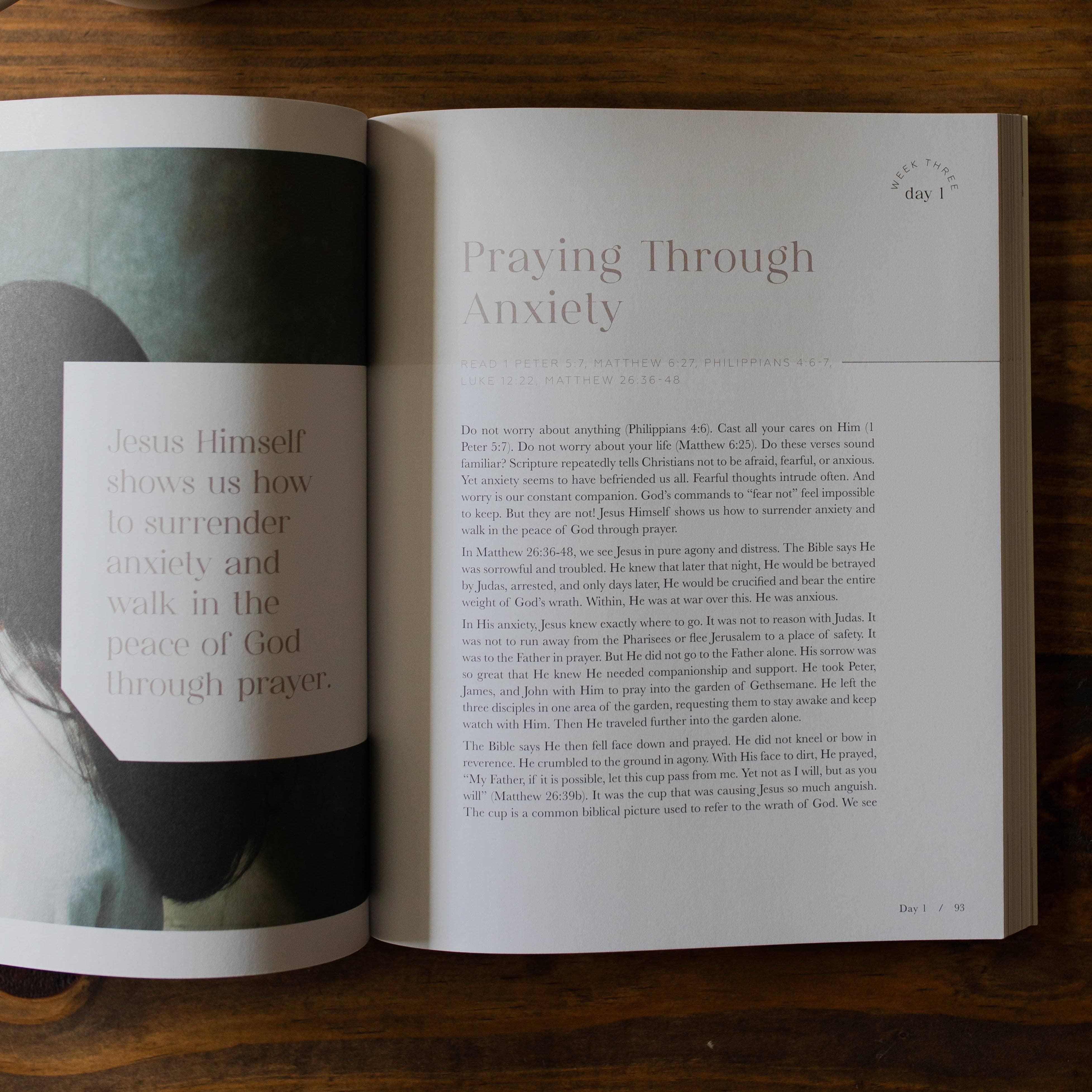 The Daily Grace Co - Vente Livre sur la religion - Pray | Cultiver une pratique passionnée de la prière6